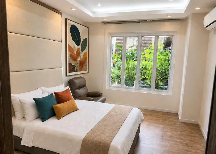 Rare Spacious 3br With Large Private Garden Apartment *