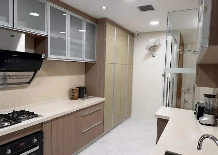 Apartment Rare Spacious 3br With Large Private Garden *