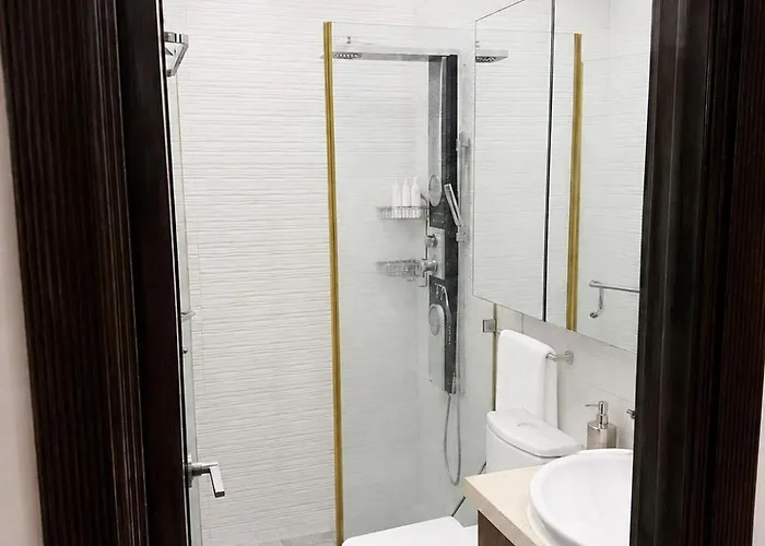 Rare Spacious 3br With Large Private Garden Apartamento